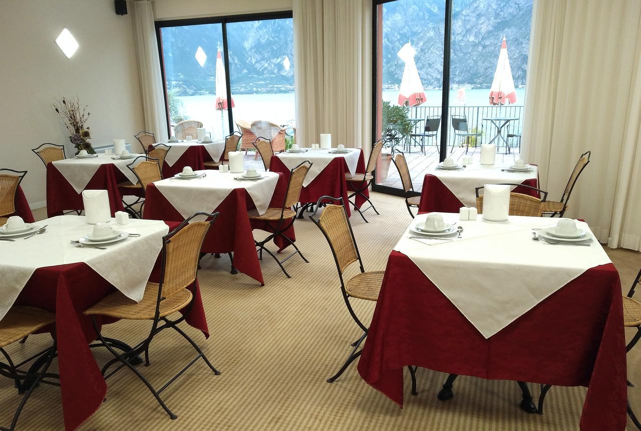 Hotel Oasi Beach Malcesine Exterior foto